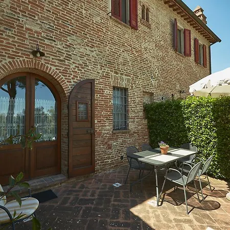 Podere Fontegallo Aparthotel 4*